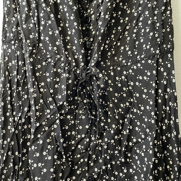 Auguste Button Down Dress Black Flowers - Picture 8 of 12